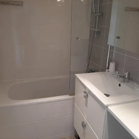 Apartment Biarritz, Studio Flat, 3 Persons - Fr-1-239-680 * Биарриц